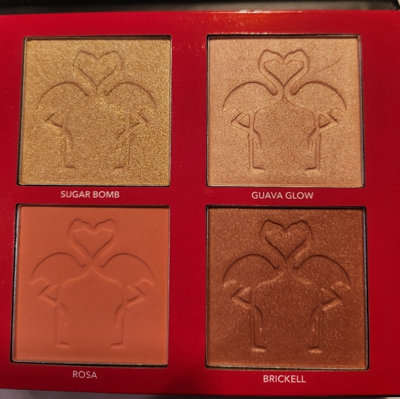 New Miami blush and highlight palette - Picture 3 of 6